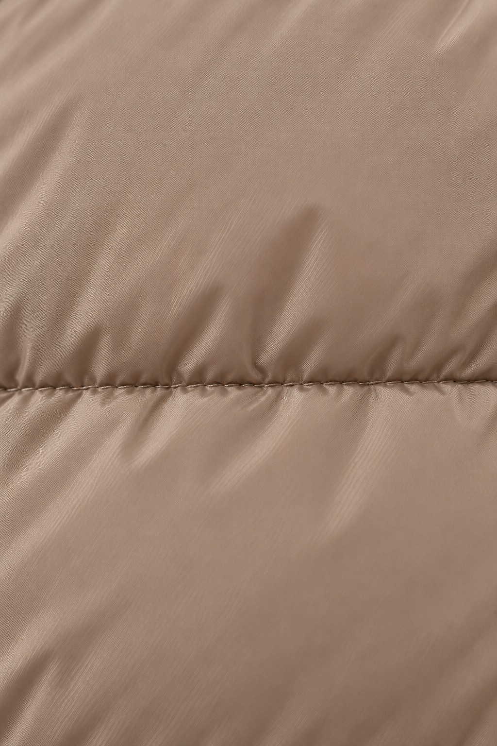 Parka lungo con cappuccio e cintura — Taupe, dettaglio del tessuto