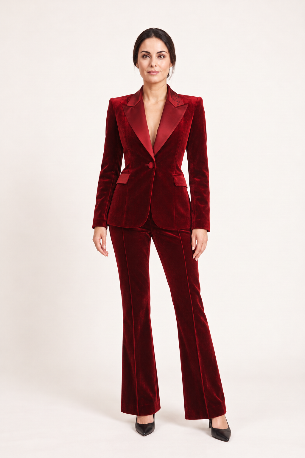 Tailleur in velluto con pantaloni a zampa — Bordeaux, Sofia vista frontale