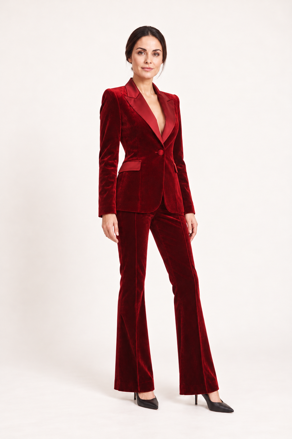 Tailleur in velluto con pantaloni a zampa — Bordeaux, Sofia di tre quarti