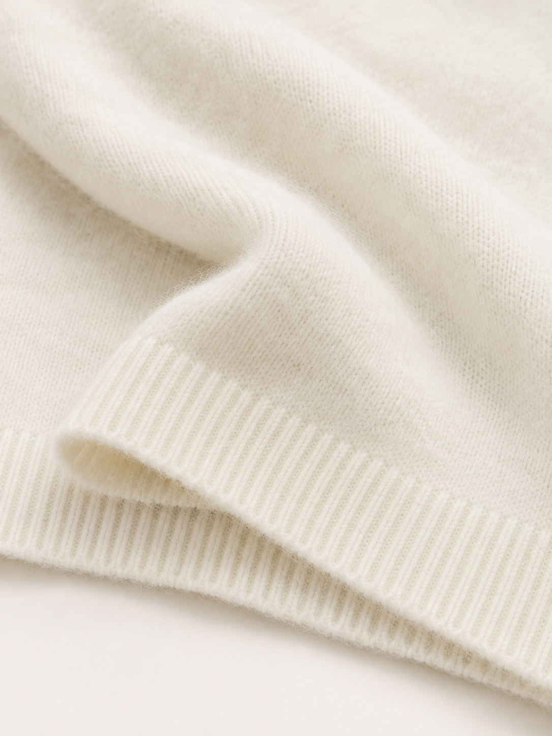 Maglia ampia con bordi a coste — Bianco latte, Dettaglio della lavorazione