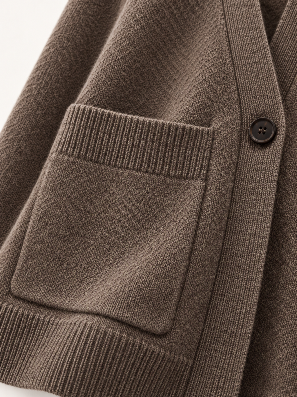 Cardigan con scollo a V e tasche — Marrone, dettaglio della maglia