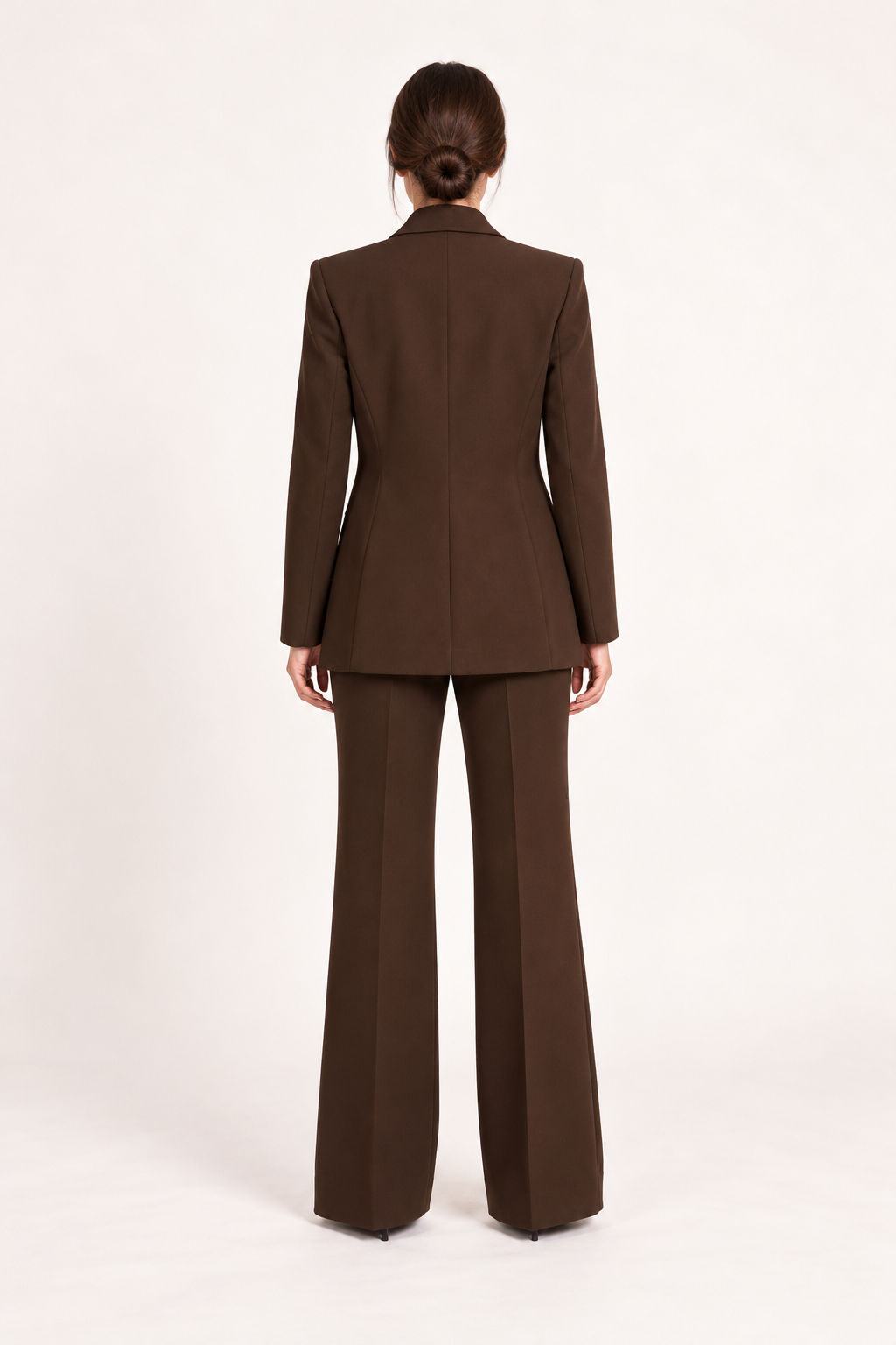 Completo doppiopetto con pantaloni ampi — Marrone, Sofia, vista posteriore