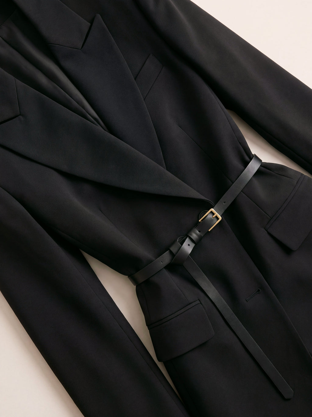 Blazer con cintura — Nero, dettaglio del capo