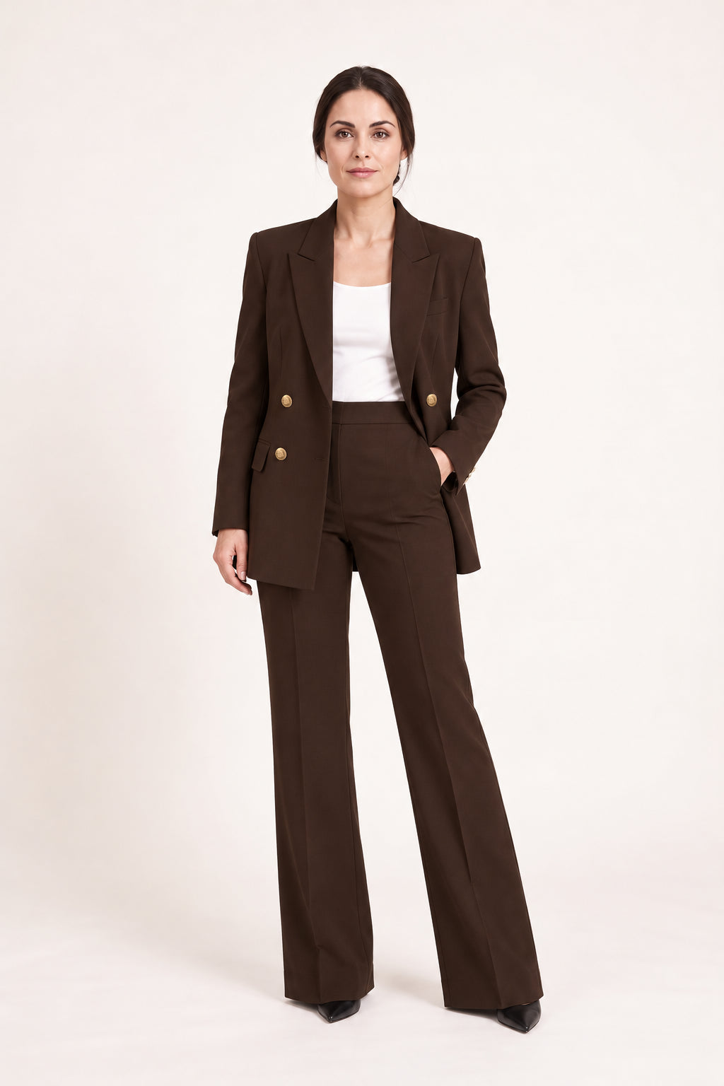 Completo doppiopetto con pantaloni ampi, Sofia, vista frontale — Marrone