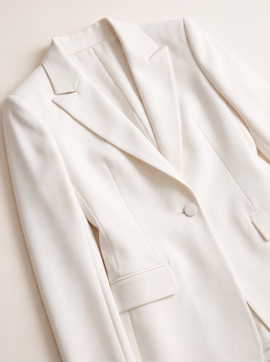 Completo con blazer sagomato — Bianco, dettaglio del capo
