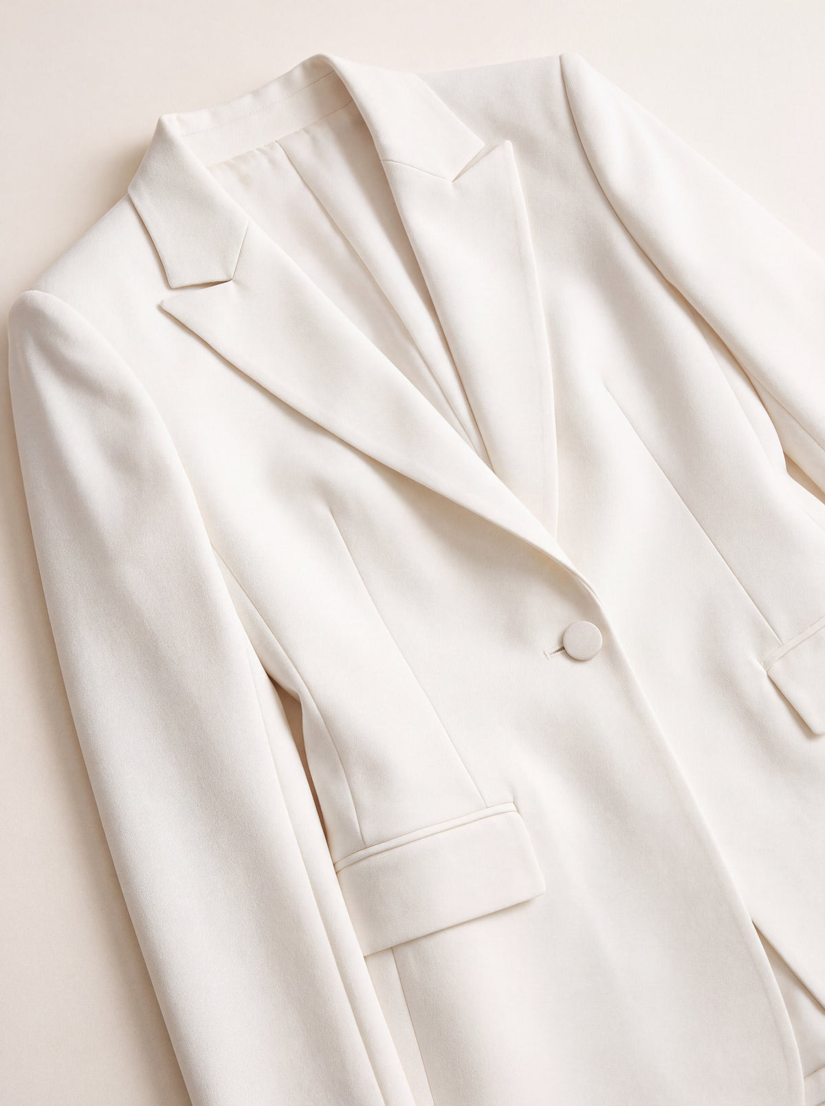 Completo con blazer sagomato — Bianco, dettaglio del capo