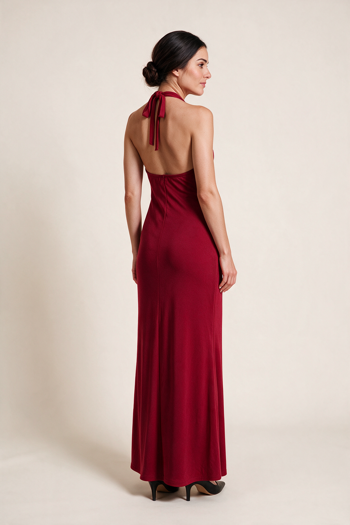 Abito lungo halter con spacco — Rosso, indossato da Sofia, vista posteriore