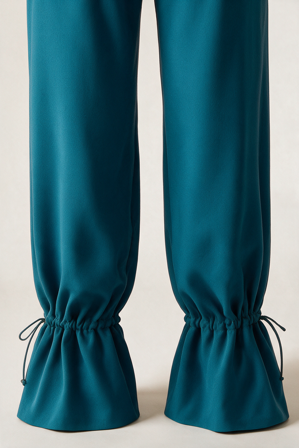 Double-breasted suit with gathered hems — Teal, detail